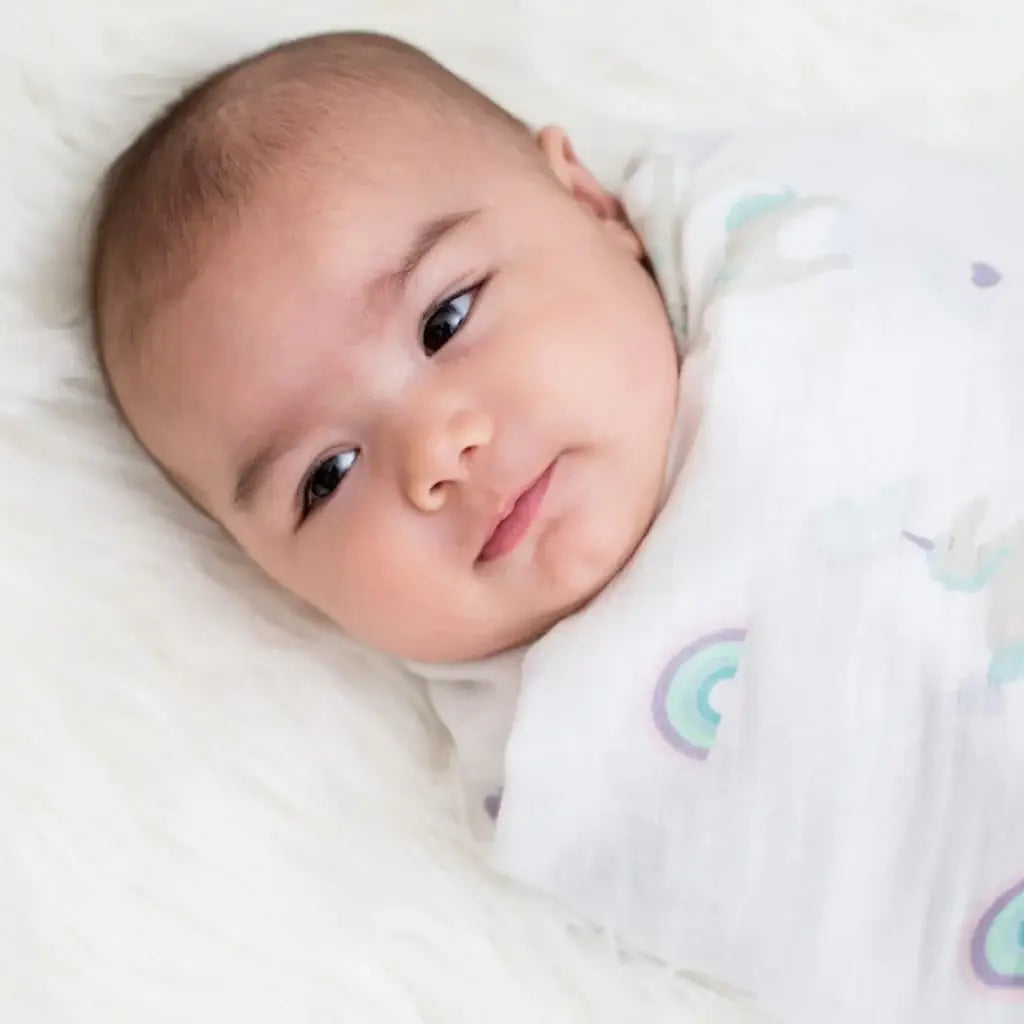 Lulujo - Classic Muslin Swaddle- Rainbows & Unicorns